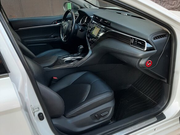2020 Toyota Camry VIII (XV70), белый, 3300000 рублей - вид 5