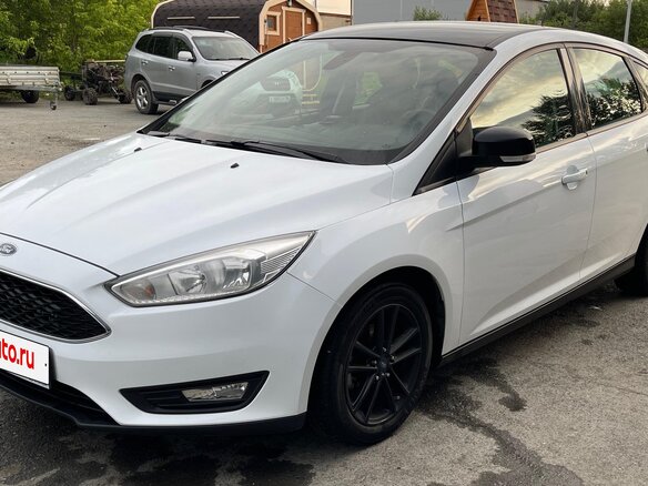 2017 Ford Focus III Рестайлинг, чёрный, 1250000 рублей - вид 2