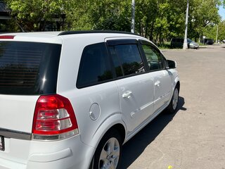 2012 Opel Zafira B Рестайлинг, белый, 1050000 рублей, вид 4