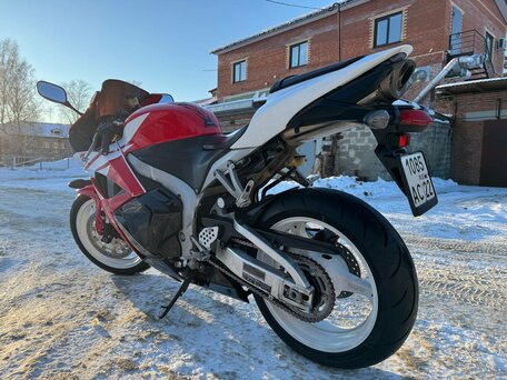 2011 Honda CBR 600RR, красный, 690000 рублей, вид 4