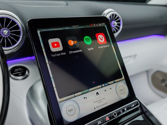 2025 Mercedes-Benz Maybach SL, белый - вид 22