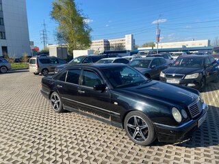 1996 Mercedes-Benz E-Класс 280 II (W210, S210), чёрный, 635000 рублей, вид 1