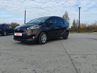2018 Toyota Sienta II, коричневый, 1585000 рублей, вид 1