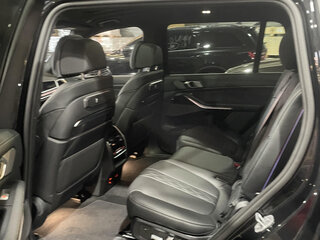 2025 BMW X7 40i I (G07) Рестайлинг, чёрный, 16800000 рублей, вид 4