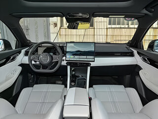 2026 Lynk & Co 03 I Рестайлинг 2, серебристый, 3390000 рублей, вид 4