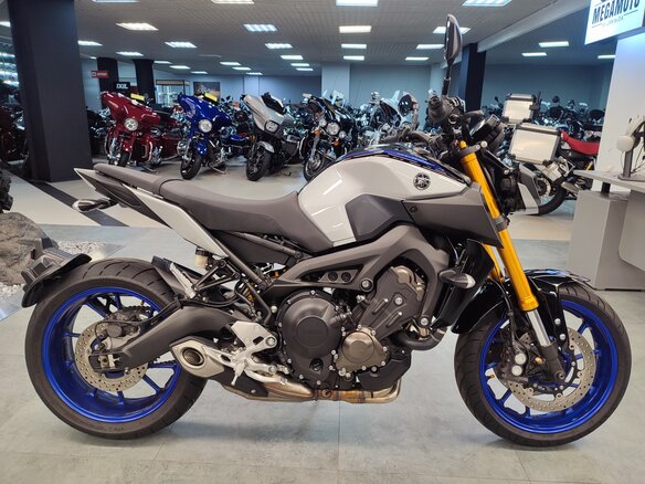 2019 Yamaha MT-09 (FZ-09), серый, 949500 рублей