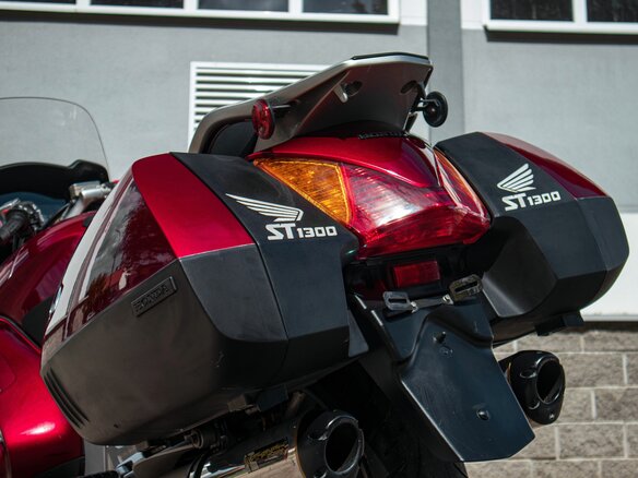2005 Honda ST 1300, красный, 500000 рублей - вид 8