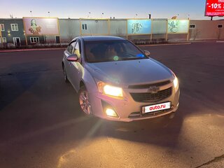 2013 Chevrolet Cruze I Рестайлинг, серебристый, 600000 рублей, вид 4