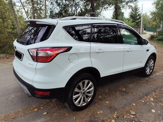 2017 Ford Kuga II Рестайлинг, белый, 2300000 рублей, вид 5