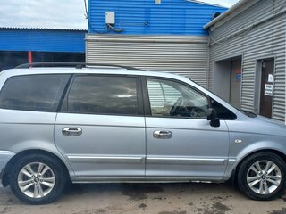2005 Hyundai Trajet I Рестайлинг, серебристый, 450000 рублей, вид 3