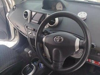 2002 Toyota Ist I, белый, 500000 рублей, вид 4