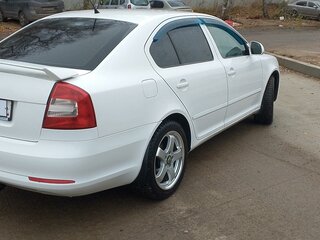 2011 Skoda Octavia II (A5) Рестайлинг, белый, 580000 рублей, вид 4