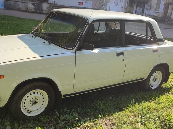 1997 Lada (ВАЗ) 2105, белый, 250000 рублей - вид 11