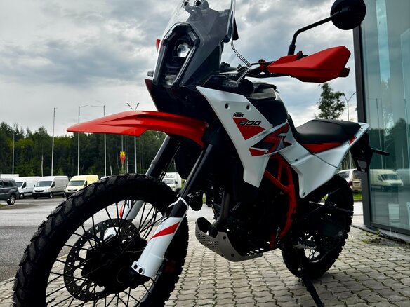 2025 KTM 390 Adventure R, белый, 889000 рублей - вид 2