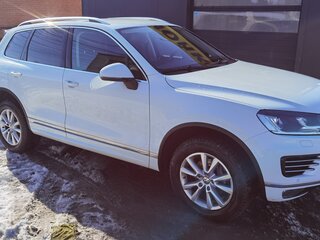 2017 Volkswagen Touareg II Рестайлинг, белый, 4000000 рублей, вид 1