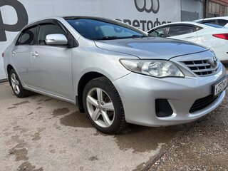 2011 Toyota Corolla X (E140, E150) Рестайлинг, серебристый, 720000 рублей, вид 3