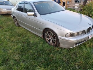 2000 BMW 5 серии 520i IV (E39) Рестайлинг, серебристый, 350000 рублей, вид 2
