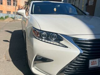 2018 Lexus ES 250 VI Рестайлинг, белый, 3000000 рублей, вид 2