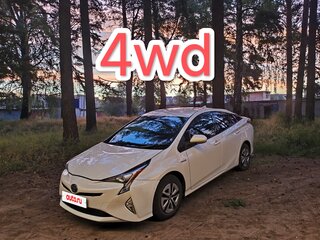 2017 Toyota Prius IV (XW50), белый, 1340000 рублей, вид 1