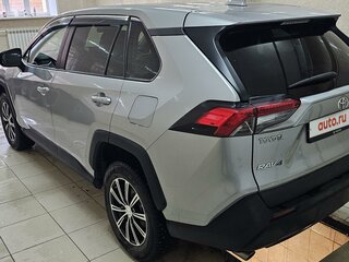 2022 Toyota RAV4 V (XA50), серебристый, 3300000 рублей, вид 5