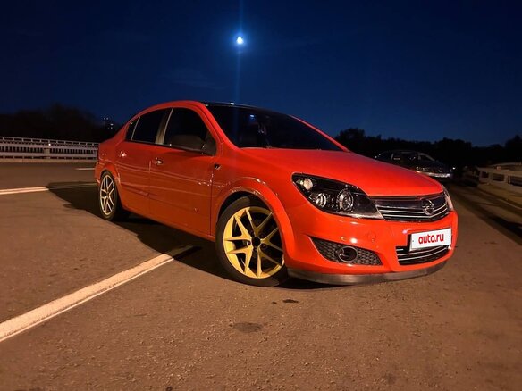 2008 Opel Astra H Рестайлинг, красный, 400000 рублей - вид 3