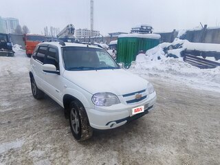 2015 Chevrolet Niva I Рестайлинг, белый, 720000 рублей, вид 3