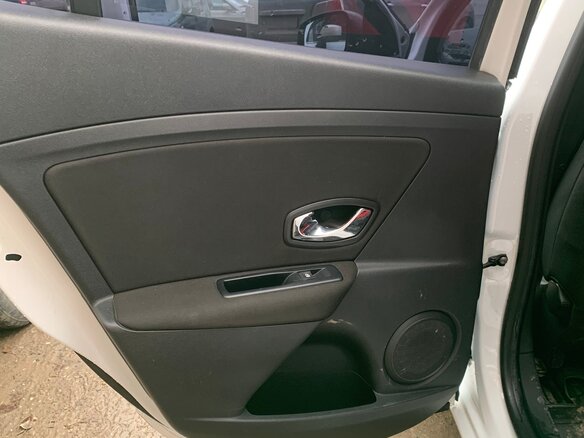 2012 Renault Megane III Рестайлинг, белый, 1000000 рублей - вид 23