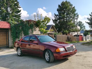 2000 Mercedes-Benz C-Класс 180 I (W202) Рестайлинг, чёрный, 300000 рублей, вид 5