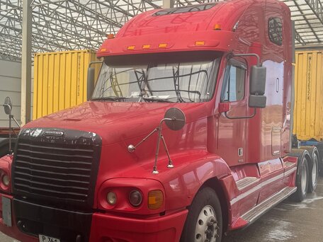 2004 Freightliner Century Class, красный, 3000000 рублей, вид 5