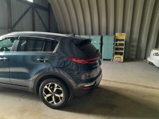 2018 Kia Sportage IV Рестайлинг, синий, 2370000 рублей, вид 4
