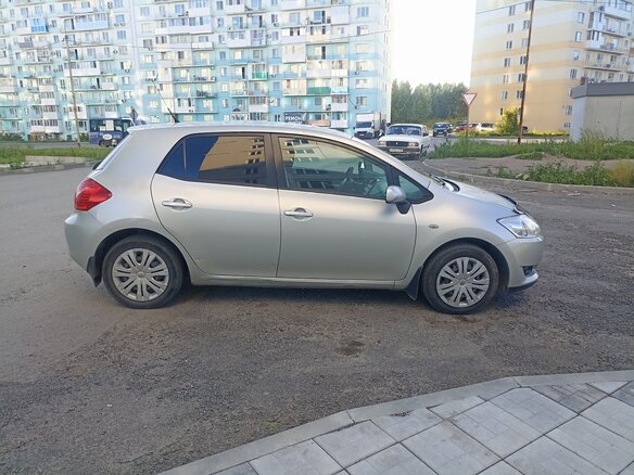 2008 Toyota Auris I, серебристый, 900000 рублей - вид 1