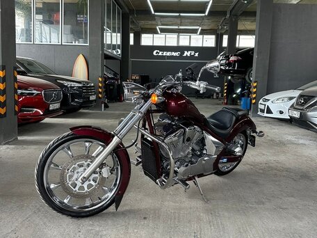 2009 Honda VT 1300CX Fury, красный, 810000 рублей, вид 4