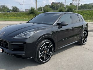 2019 Porsche Cayenne S III, чёрный, 7500000 рублей, вид 2