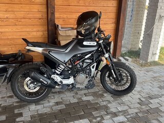 2021 Husqvarna Svartpilen 401, серый, 500000 рублей, вид 1