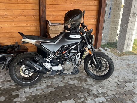 2021 Husqvarna Svartpilen 401, серый, 500000 рублей, вид 1