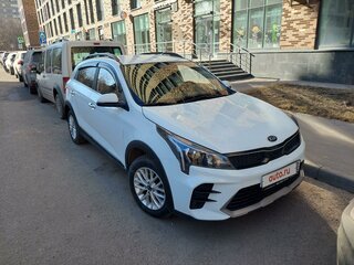 2021 Kia Rio X IV Рестайлинг, белый, 1550000 рублей, вид 2