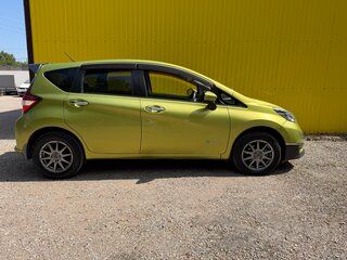 2019 Nissan Note e-Power II Рестайлинг, зелёный, 1100000 рублей, вид 3