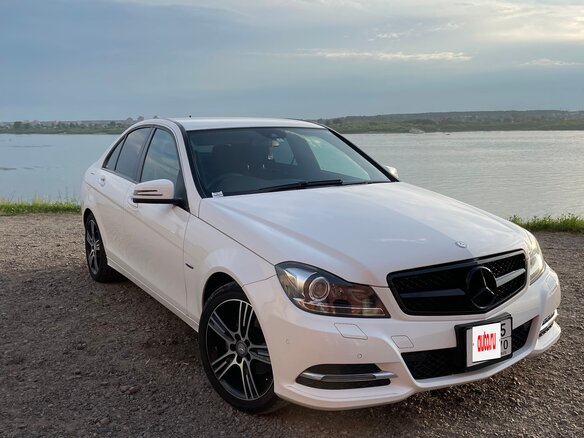 2013 Mercedes-Benz C-Класс 180 BlueEFFICIENCY III (W204) Рестайлинг, белый, 1570000 рублей - вид 3