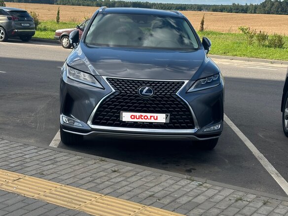 2022 Lexus RX 450h IV Рестайлинг, серебристый, 4300000 рублей - вид 1