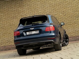 2019 Bentley Bentayga I, синий, 15900000 рублей, вид 4