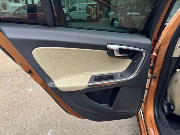 2013 Volvo S60 II Рестайлинг, оранжевый - вид 30