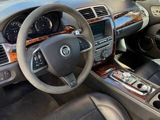 2011 Jaguar XKR II Рестайлинг 1, чёрный, 2100000 рублей, вид 2