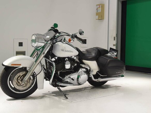 2007 Harley-Davidson Road King, белый, 555702 рублей - вид 2