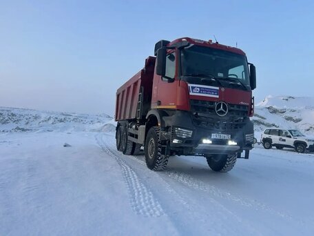 2020 Mercedes-Benz Arocs, красный, 13000000 рублей, вид 2