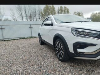 2024 Lada (ВАЗ) Vesta I Рестайлинг (NG), белый, 1800000 рублей, вид 3