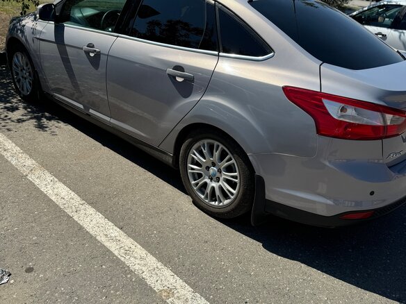 2013 Ford Focus III, серый, 900000 рублей - вид 2