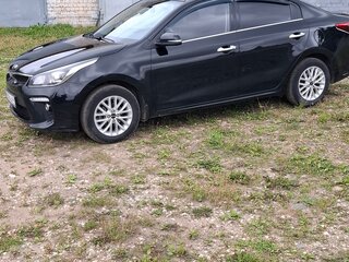 2019 Kia Rio IV, чёрный, 1620000 рублей, вид 2