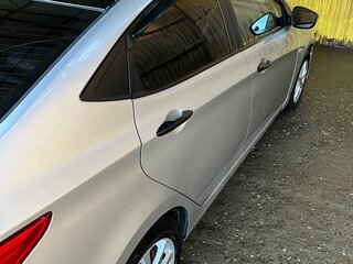 2015 Hyundai Solaris I Рестайлинг, серебристый, 450000 рублей, вид 4