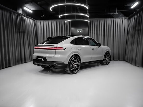 2026 Porsche Cayenne Coupé III Рестайлинг, серый, 20394900 рублей - вид 1