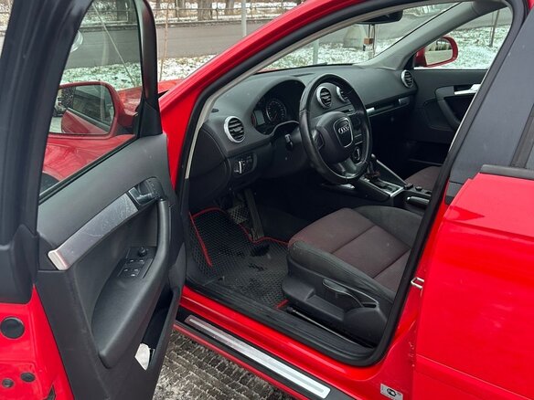 2009 Audi A3 II (8P) Рестайлинг 2, красный, 850000 рублей - вид 5